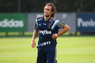 Valdivia disse que aprendeu a amar o Palmeiras, mas criticou dirigentes e estrutura médica do clube