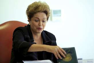 Presidente Dilma Rousseff durante encontro com o o presidente do Comitê Paralímpico Brasileiro no Palácio do Planalto, em Brasília, em 13 de maio