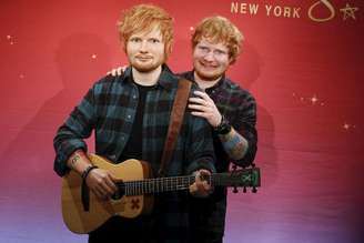 Músico Ed Sheeran e sua estátua de cera no museu Madame Tussauds, em Nova York. 28/05/2015