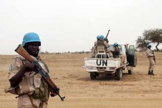 Mantenedores de paz da ONU patrulham Kouroume, no norte do Mali. 13/05/2015