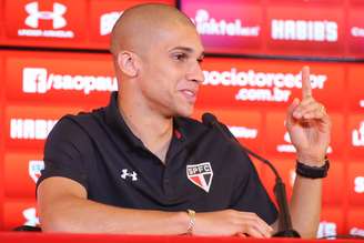 Dória brinca com saída de Rodrigo Caio