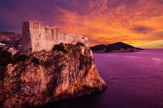 Fortes e muralhas fazem parte da paisagem de Dubrovnik
