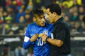 Neymar foi punido por agressão a Murillo e xingamentos diante do árbitro