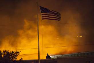 Incêndio devastador se espalha pelo Estado de Washington
