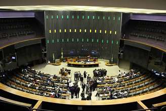 Estudantes de ciência política e comunicação se organizam para simular, da maneira mais fiel possível, as atividades da Câmara dos Deputados