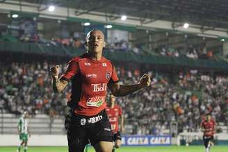 Leandrão soma nove gols em nove jogos na Série C