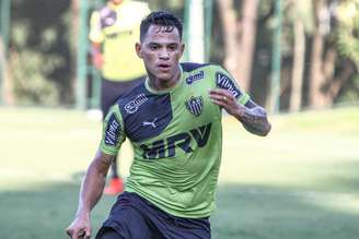 Giovanni Augusto admite gosto especial de voltar a jogar em Florianópolis e comemora sequência no Atlético Mineiro