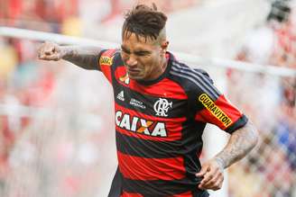 Com o cartão amarelo, o terceiro, que recebeu na partida contra a Ponte Preta, Guerrero novamente desfalca o Flamengo no Campeonato Brasileiro