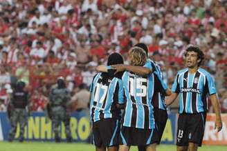 Mesmo com quatro expulsões, Grêmio vence Náutico naquela tarde de 2005