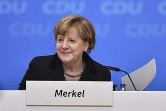 Angela Merkel na reunião do partido, nesta segunda (14)