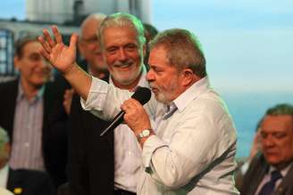 Lula admitiu através de nota publicada pelo Instituto Lula, que possuiu uma participação na cooperativa Bancoop mas que ela já foi declarada ao Fisco em 2006