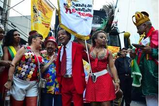 Carnaval de rua de São Paulo deve reunir 2 milhões de foliões. Na foto, a concentração do bloco de carnaval Banda do Candinho & Mulatas, no Bixiga