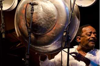 Naná Vasconcelos foi eleito oito vezes melhor percussionista do mundo pela revista americana Down Beat 