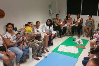 Mães de crianças com microcefalia fazem terapia na Fundação Altino Ventura
