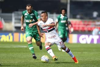 Cueva foi o destaque do São Paulo na reação que garantiu o empate, em casa, após sair perdendo por 2 a 0 para o Chapecoense