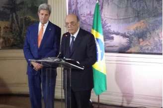 O secretário de Estado norte-americano, John Kerry, e o ministro das Relações Exteriores, José Serra, em pronunciamento após encontro 