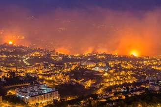 Vista geral de incêndio em Funchal, na ilha da Madeira