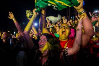 Demonstrar emoções no Brasil é parte da tradição cultural 