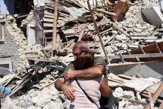 Destruição causada por terremoto na localidade de Pescara del Tronto, na região central da Itália