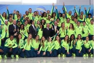 O presidente interino Michel Temer recebe os atletas olímpicos no Palácio do Planalto 