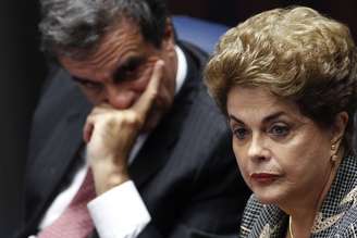Na imagem, o ex-ministro José Eduardo Cardozo e Dilma Rousseff durante defesa no processo de impeachment no Senado