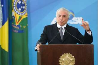 Brasília - Ontem, ao anunciar ações de gestão na saúde pública, o presidente Michel Temer já havia desmentindo a jornada de 12 horas de trabalho 