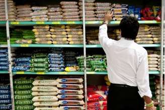 Com uma queda de preços de 0,45%, os alimentos foram os principais responsáveis pelo recuo da inflação oficial.