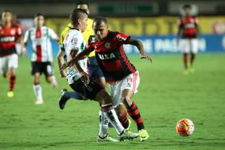 Flamengo e Palestino duelaram em Cariacica (Gilvan de Souza / Flamengo)