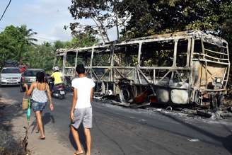 Criminosos realizaram uma série de ataques a ônibus do transporte coletivo de São Luís na madrugada de sexta-feira