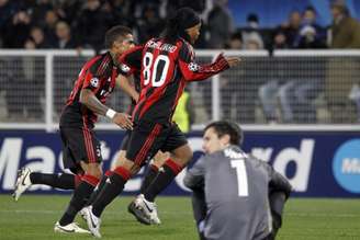 Boateng e Ronaldinho jogaram juntos no Milan em 2010 (Foto:AFP/Lancepress!)