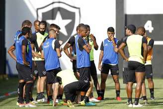 Somente reservas treinaram com bola nesta terça-feira, em General Severiano (Foto: Vitor Silva/Botafogo)