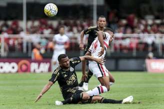 Ponte desperdiçou várias oportunidades de gol no Morumbi (Foto: Ale Cabral/AGIF/Lancepress!)