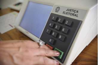 Eleitores de 55 municípios voltarão às urnas domingo (30), no segundo turno de votação