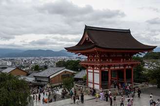 Cidade de Kioto, vista a partir do templo de Kiyomizu, é uma das localidades mais visitadas do Japão