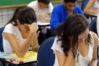 Estudantes fazem prova do Enem 