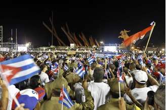 Os preparativos para o sepultamento das cinzas de Fidel Castro em Santiago de Cuba começaram ontem