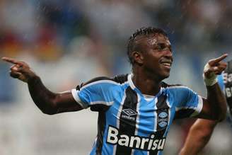 Bolaños chegou com status no Grêmio, mas terminou o ano como reserva. (Foto: AFP / JEFFERSON BERNARDES)