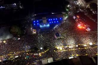 A primeira noite de Réveillon em Salvador levou multidões à praça