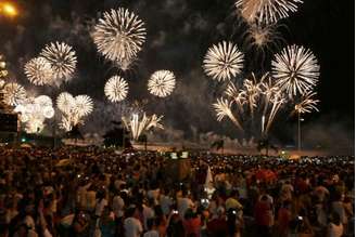 Queima de fogos na Avenida Beira-Mar Norte, em Florianópolis