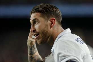 Sergio Ramos se envolveu com polêmica com a torcida do Sevilla (Foto: PAU BARRENA / AFP)
