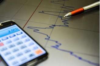 A projeção para a inflação, medida pelo Índice Nacional de Preços ao Consumidor Amplo (IPCA) é 4,3% este ano, e 4,5% em 2018. A estimativa anterior do governo para a inflação este ano era 4,7%.