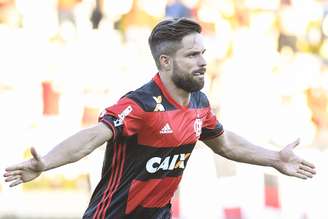 Diego comemora o gol que marcou na goleada do Flamengo sobre o Madureira, pelo Campeonato Carioca