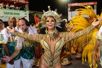 Viviane Araújo, rainha de bateria da Mancha Verde