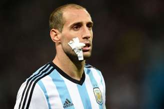 Pablo Zabaleta foi cortado da Argentina (Foto: Pedro Ugarte/AFP)