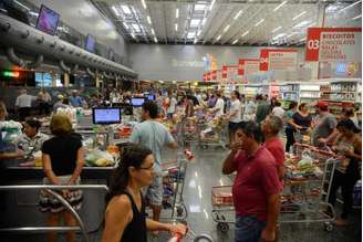 Em supermercados e açougues, consumidor aumentou cuidados ao comprar carne