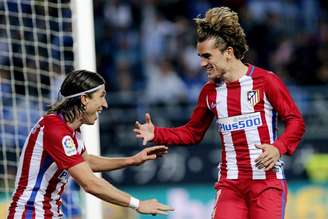 Jogadores do Atlético de Madrid, Antoine Griezmann (d) e Filipe Luis comemoram segundo gol da equipe.