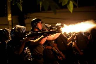 Protesto em frente à casa do presidente Michel Temer, em São Paulo, foi marcado por confronto entre manifestantes e  polícia.