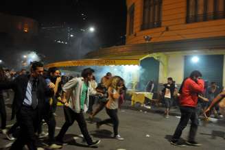PM usou bombas de gás lacrimogênio contra manifestantes