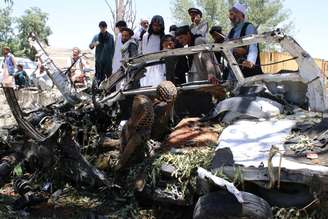 Pelo menos 18 pessoas morreram e seis ficaram feridas em um atentado com um carro bomba na província de Khost, no sudeste do Afeganistão. Entre as vítimas há duas crianças