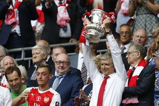 Wenger conquistou a Copa da Inglaterra no último sábado com o Arsenal (Foto: IAN KINGTON / AFP)